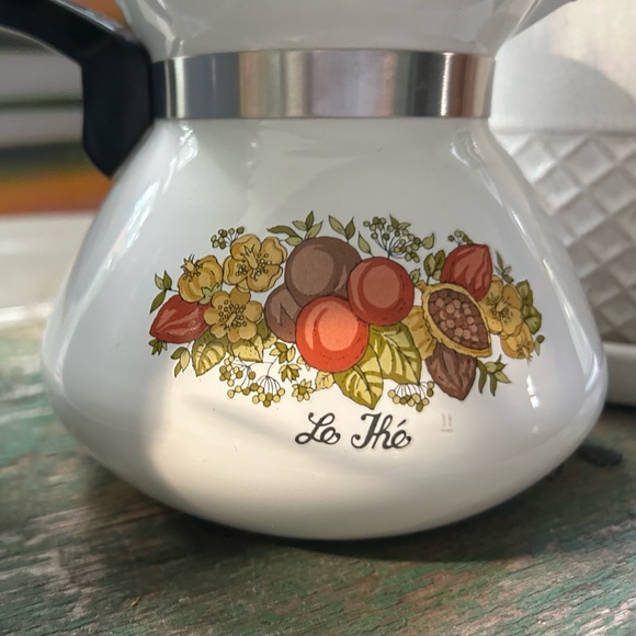 Corningware White Floral Teapot with Black Handle and Silver Lid - Picture 4 of 14